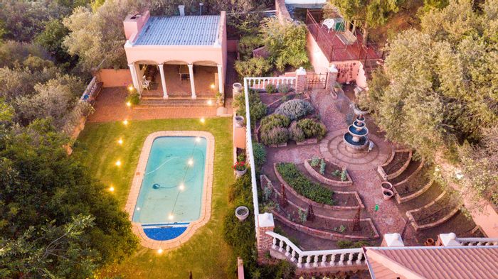 Quaggafontein House For Sale: 6 bedrooms, pool, flatlets, and sustainable living features.