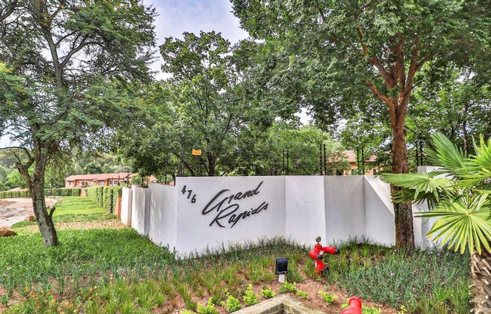 For Sale: Apartment in North Riding AH with 2 beds, pool, and security.