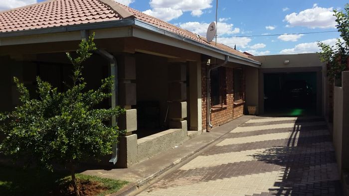 3-bedroom house in Mmabatho for sale, near schools and shopping centers.
