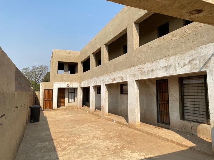 Jabulani Apartment For Sale: Six units, en-suites, parking, near amenities.