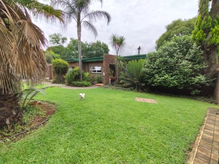 Hennopspark House For Sale: 6 Bedrooms, Pool, Flatlet, Borehole, Security Features.