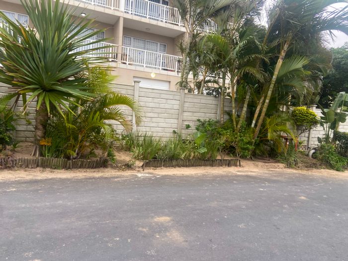 For Sale: Apartment in Margate Central with pool, garage, and beach access.