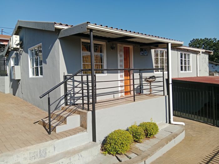 Northdale Townhouse For Sale: 3 bedrooms, garden, double carport, near schools.