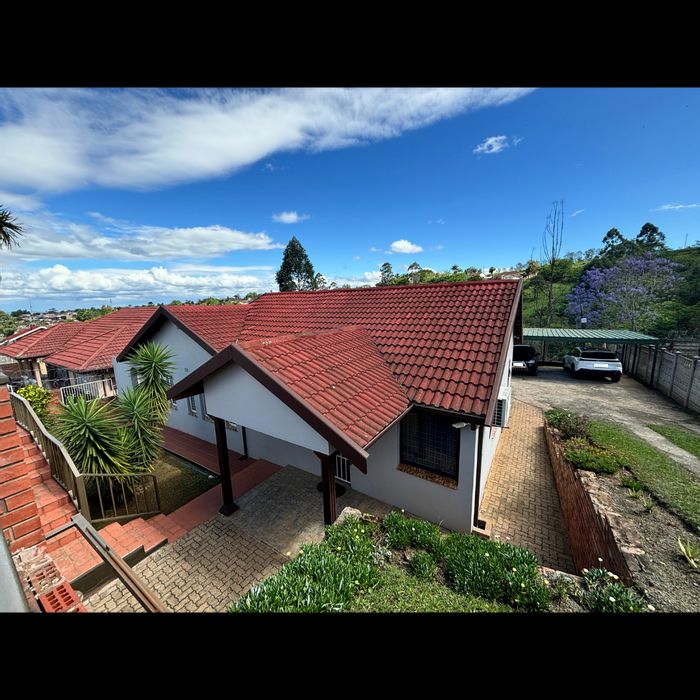 For Sale: House in Belfort Estate with 3 bedrooms, double garage, and security features.