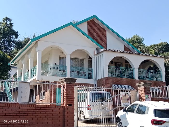 Raisethorpe House For Sale: 4-bed home with income-generating flatlets, secure parking.