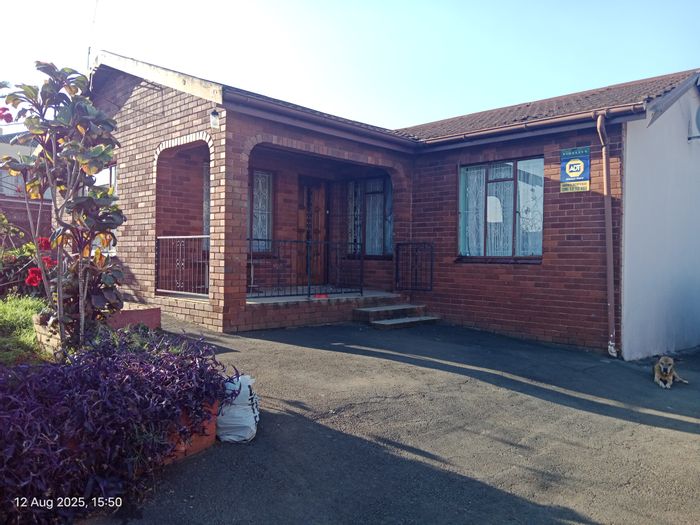 Newholme House For Sale: 4 bedrooms, spacious yard, secure neighborhood, ample parking.