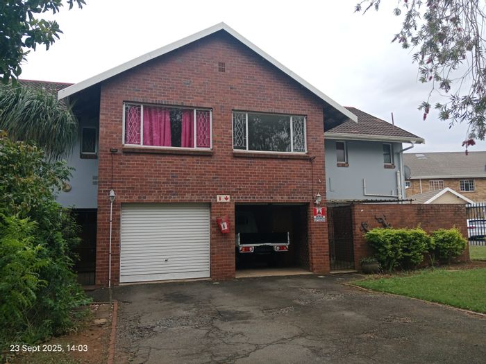 Hayfields Townhouse For Sale: 3 beds, 3 baths, private garden, secure parking.