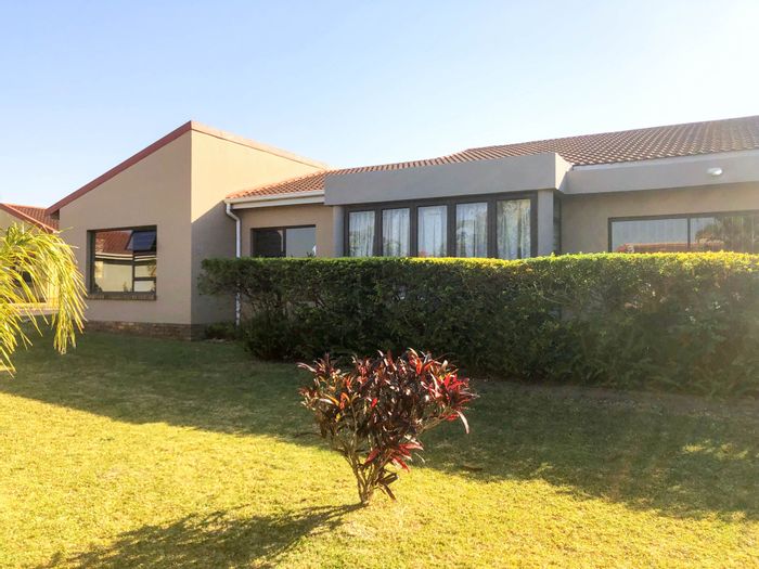 3-Bedroom Townhouse To Rent in Uvongo with double garage and outdoor patio.
