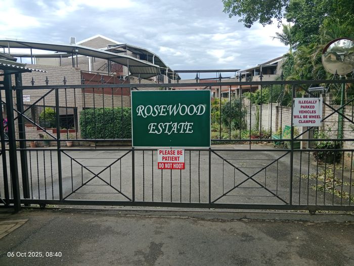 1-Bedroom Apartment For Sale in Pietermaritzburg Central with security and community amenities.