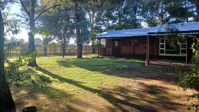 House To Rent in Homestead Apple Orchards: 3 Bedrooms, Pet-Friendly, Secure Yard.