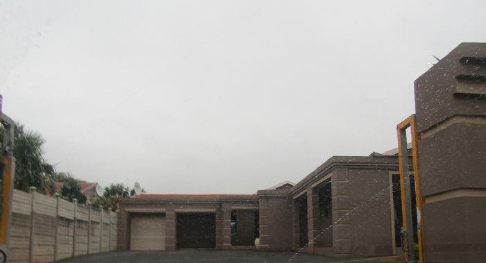 For Sale: Spacious Warner Beach house with flat, entertainment area, and secure parking.