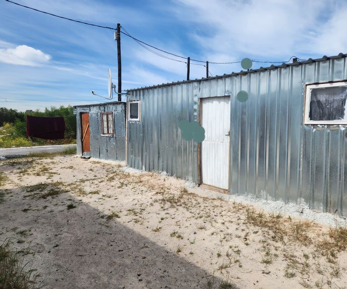 Vacant Land Residential for Sale in Mfuleni with utilities and parking space.