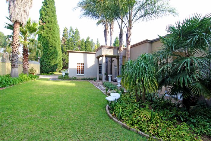 3-Bedroom House to Rent in Buccleuch with spacious garden and entertainment area.