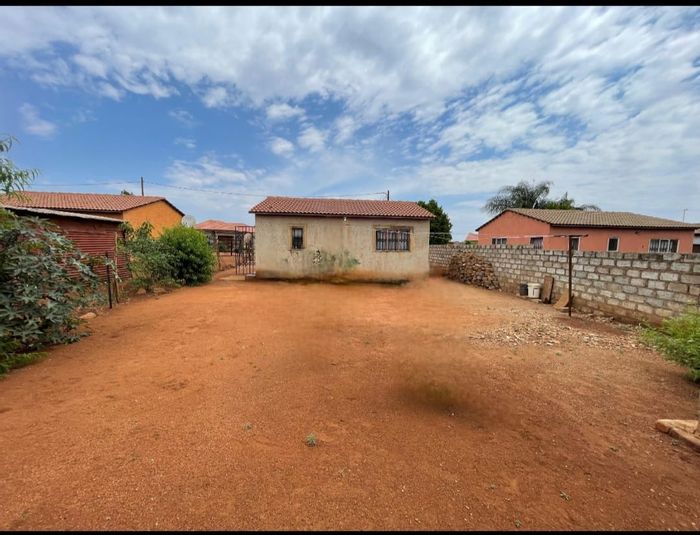 2-Bedroom House for Sale in Soshanguve South, ideal for first-time buyers.