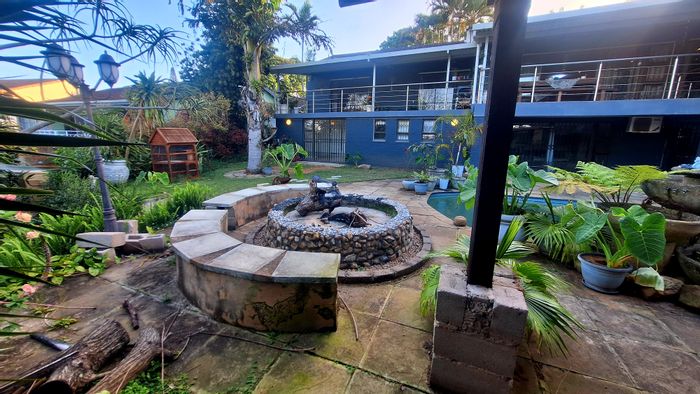 Spacious Uvongo house for sale with pool, Lapa, and ample parking.