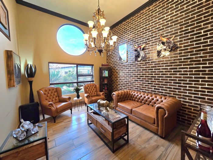 Aerorand House For Sale: 3 Bedrooms, cigar lounge, landscaped garden, double carport.