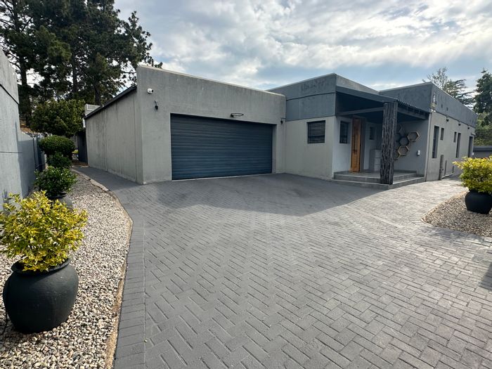 For Sale: Paulshof House with pool, bar, and secure estate living.