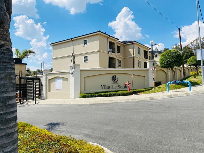 For Sale: Apartment in Carlswald Estate with pool, gym, and secure access.