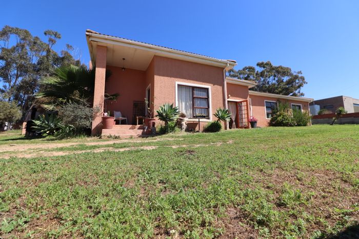 For Sale: Spacious 4-bedroom house on 1600m² corner plot in Koringberg.