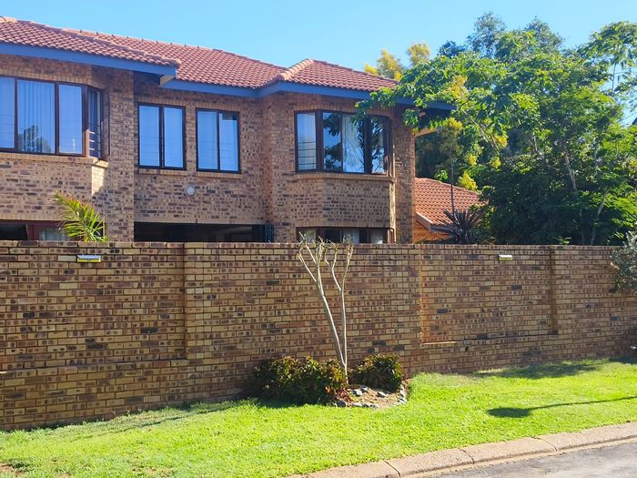 For Sale: House in Silver Lakes Golf Estate with pool, clubhouse, and golf access.