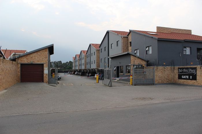 2-Bedroom Apartment To Rent in Brentwood Park, pet-friendly with 24/7 security.