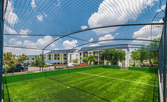 Witfield Apartment To Rent: 3 beds, 2 baths, gym, pool, pet-friendly estate.