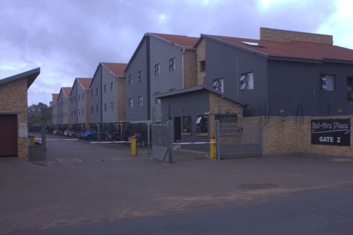 2-Bedroom Apartment To Rent in Brentwood Park AH with 24/7 security, parking included.