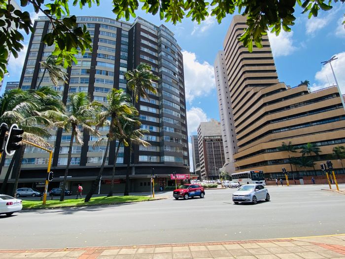1.5-Bedroom Apartment To Rent in Durban Central with Prepaid Electricity and Secure Living.