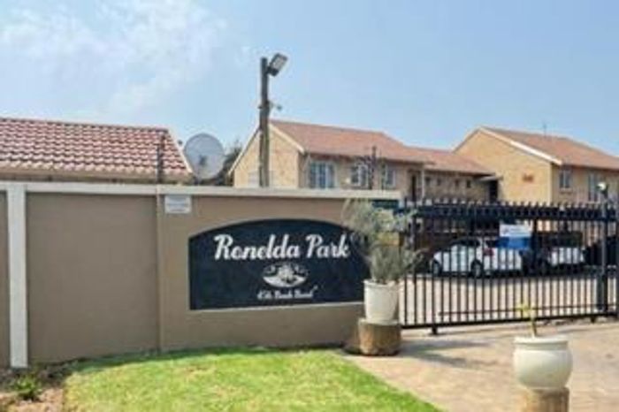 For Sale: 2-Bedroom Townhouse in Willow Park with garden, security, and easy access.