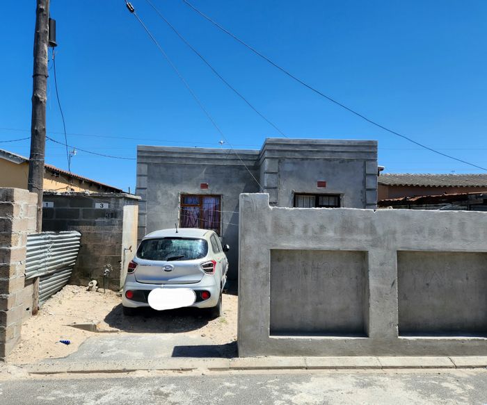 For Sale: Good Hope house with 2 bedrooms, parking, and outdoor toilet.