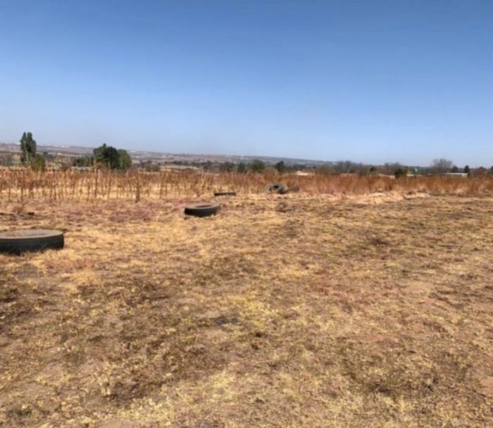 Kromdraai AH: For Sale - 10,000 m² Vacant Land Residential, ideal for development.