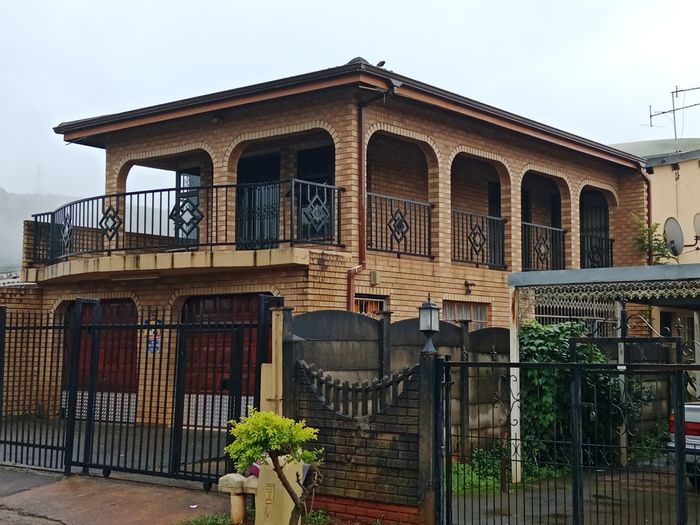 For Sale: Northdale House with 4 bedrooms, tuckshop income, and double garage.