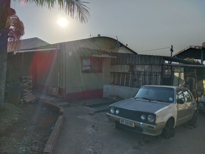 Northdale House For Sale: 2 Bedrooms, 1 Bathroom, Covered Parking, Entertainment Area.