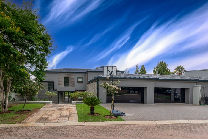 Dainfern House For Sale: Golf estate living, spacious layout, and luxury amenities.