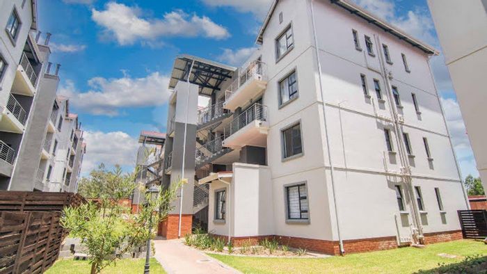 For Sale: 1-Bedroom Apartment in Modderfontein with Balcony and Covered Parking.