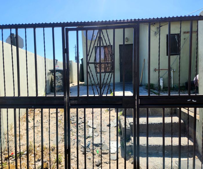 Delft Central House For Sale: 2 Bedrooms, Parking, Security Gates, Near Transport.