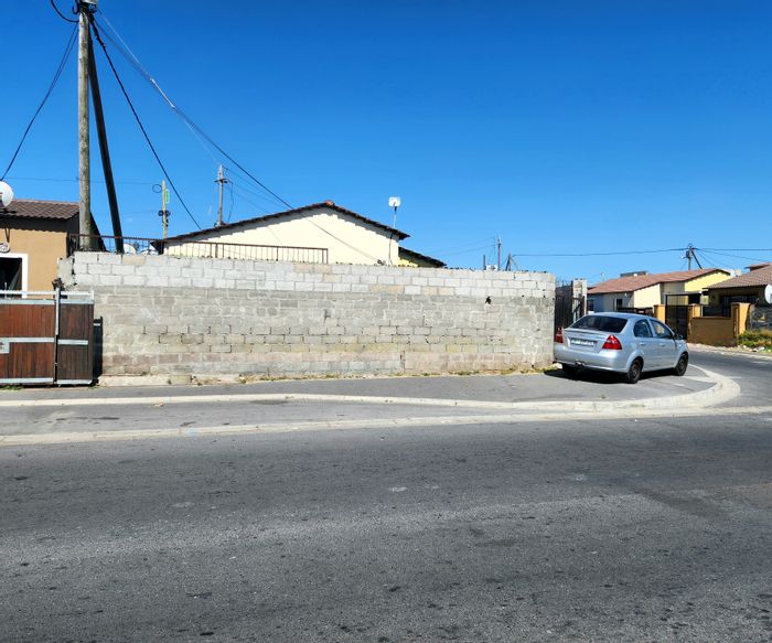 House for sale in Delft Central: 2 bedrooms, parking for 2 vehicles.