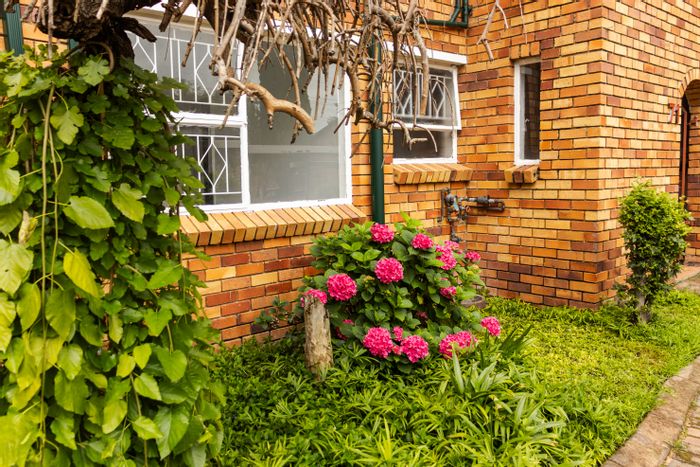 For Sale: 2-Bedroom Apartment in Buccleuch with Security, Pool, and Patio.