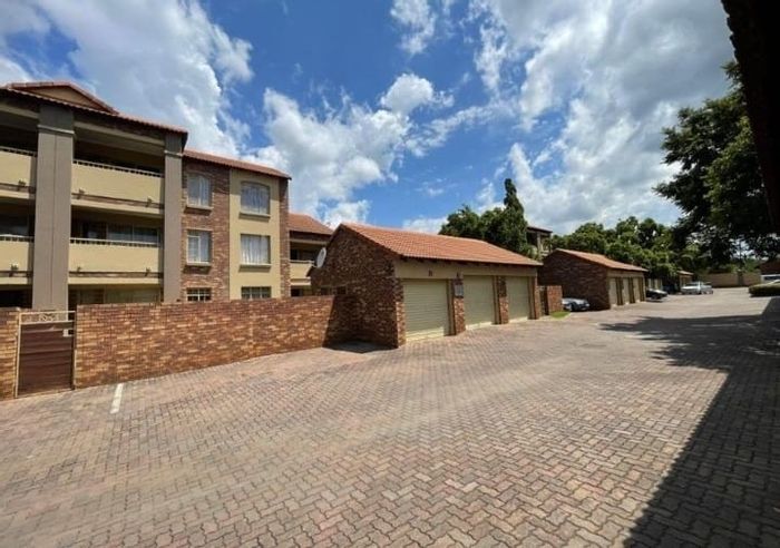 To Rent: Spacious 2-Bedroom Apartment in Monavoni with Secure Access and Convenient Location.