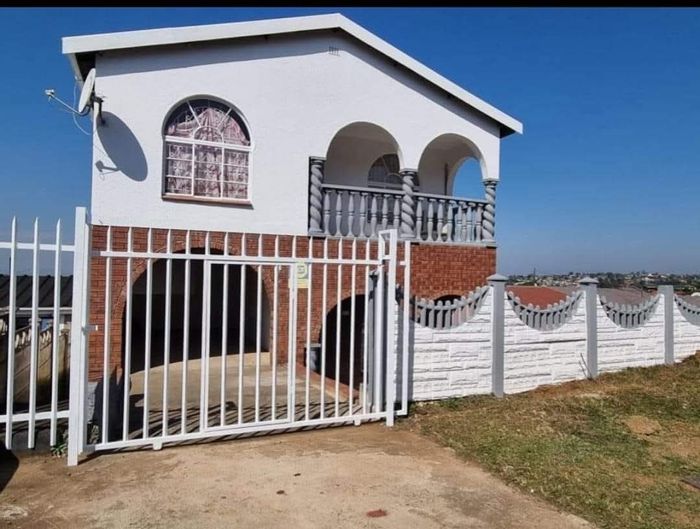 Northdale House For Sale: 5 bedrooms, rental potential, spacious yard, garage.