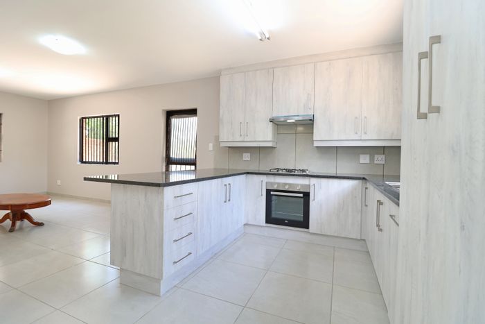 House to Rent in Carlswald: 3 beds, pool access, inclusive utilities, close to amenities.