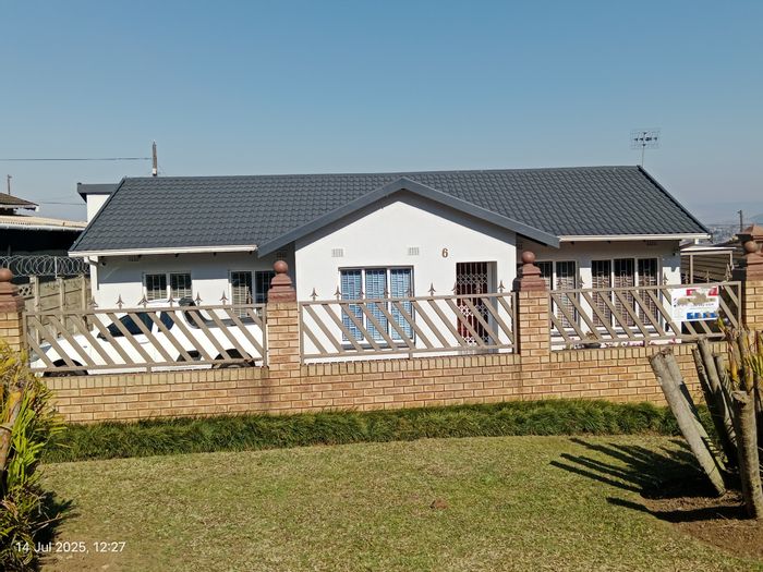 Northdale House For Sale: 3 Bedrooms, Gym, Secure Parking, Versatile Outdoor Space.