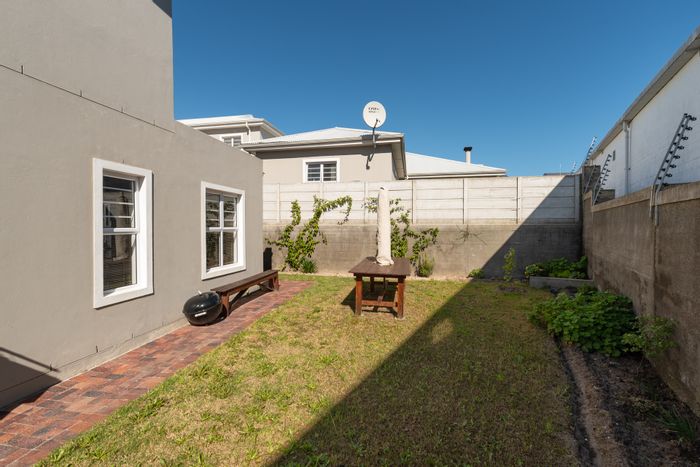 For Sale: Townhouse in Langeberg Ridge with 3 bedrooms, garage, and private yard.