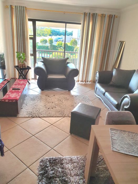 Sunninghill Apartment For Sale: 2 Bedrooms, Pool, Patio, Secure Parking, Investment Opportunity.