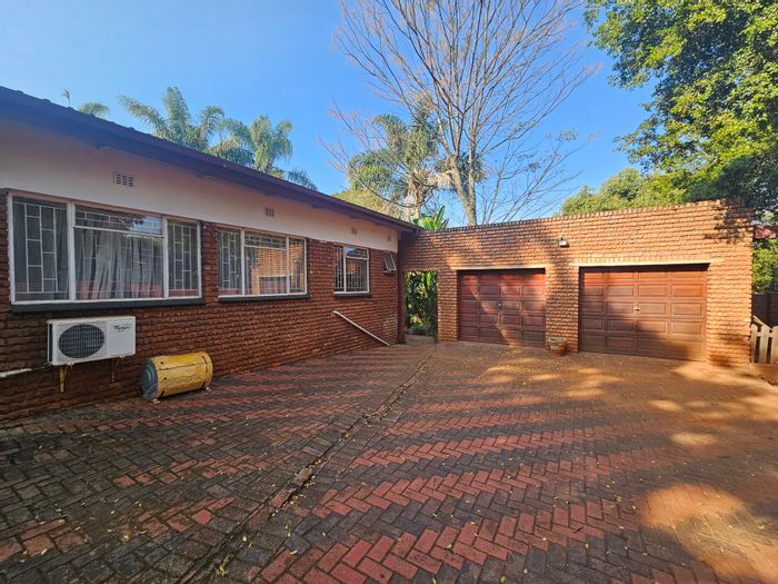3-Bedroom House For Sale in Louis Trichardt Central with Pool and Storage Options.