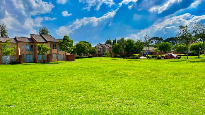 Erand Gardens Apartment For Sale: 2 bedrooms, secure complex, private patio, great location.