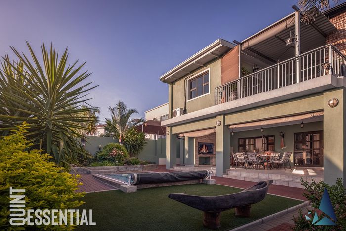 Kleine Kuppe House For Sale: 4 beds, pool, double garage, low-maintenance garden.