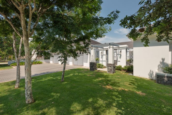 For Sale: House in Val De Vie Estate with pool, garden, and flatlet.