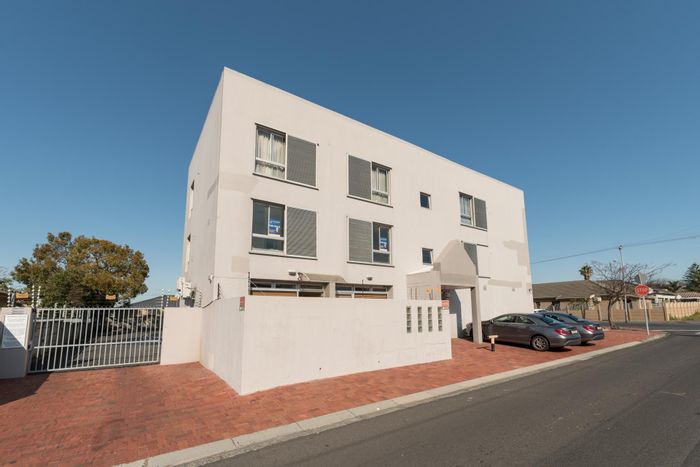 For Sale: 2-Bedroom Apartment in Oakdale, features parking, close to amenities.