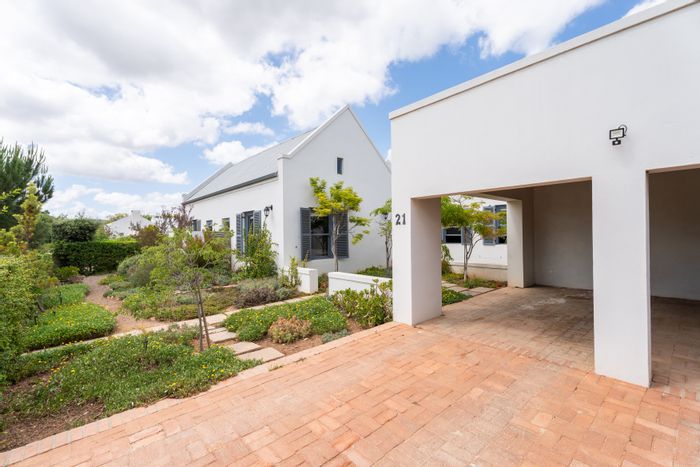 For Sale: House in Mcgregor Central with outdoor kitchen, communal garden, and double carport.